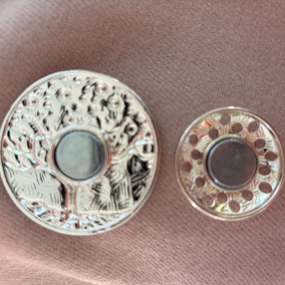 Magnetic Brooch Pin Tree of Life - Picture 3 of 3